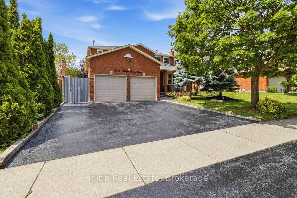 2014 Golden Briar Trail, Oakville, ON L6H 4N9 – main photo