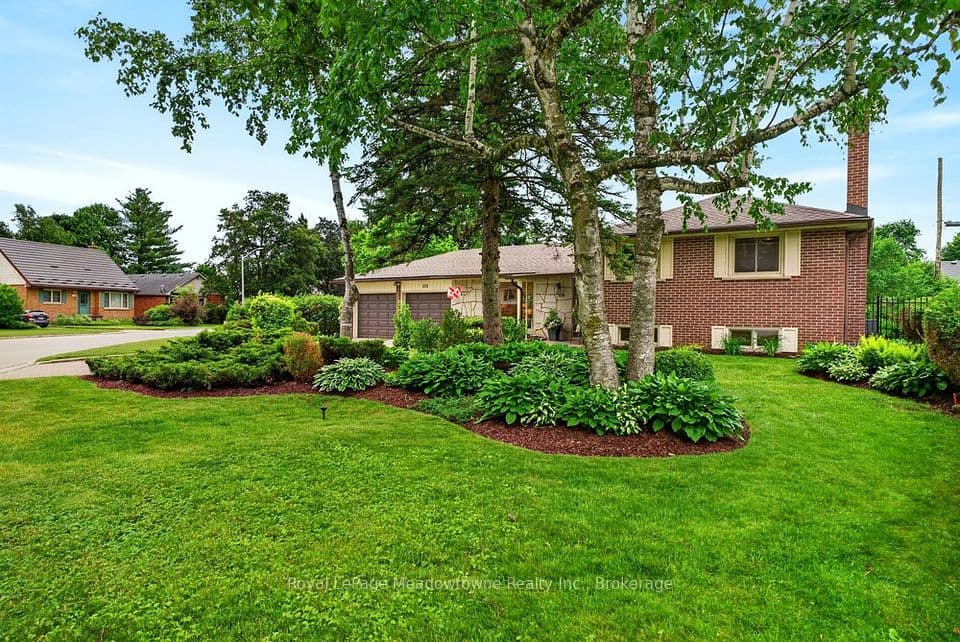 119 Elizabeth Drive, Halton Hills, ON L7J 1B6 – photo 3