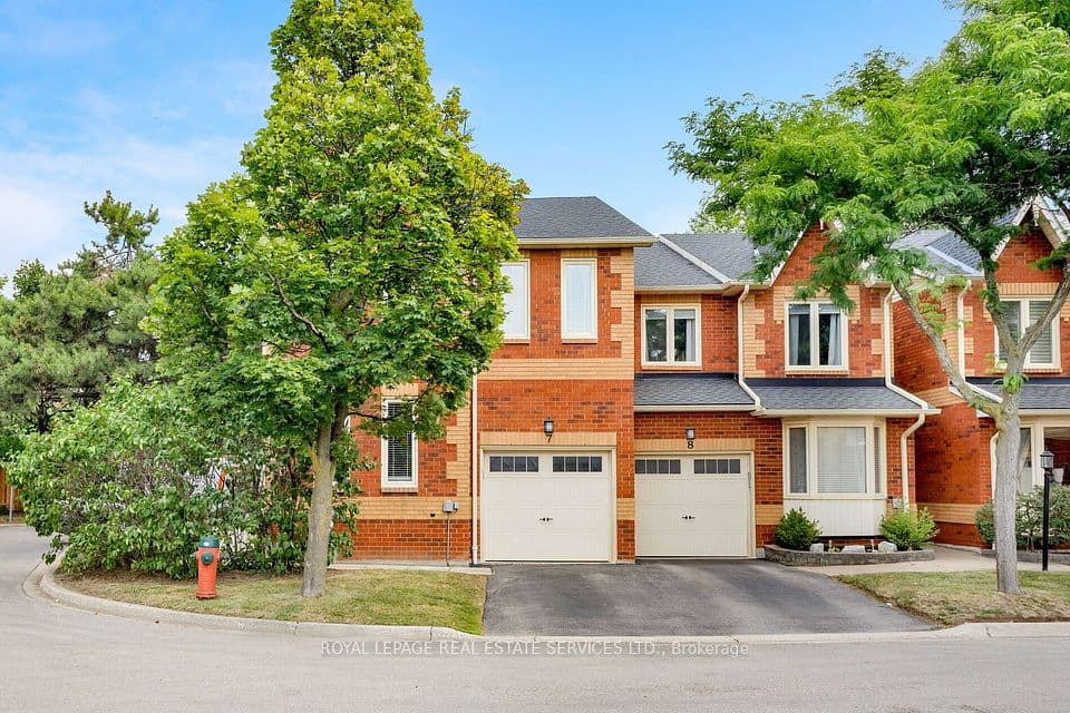 2006 Glenada Crescent 7, Oakville, ON L6H 5R9 – photo 2