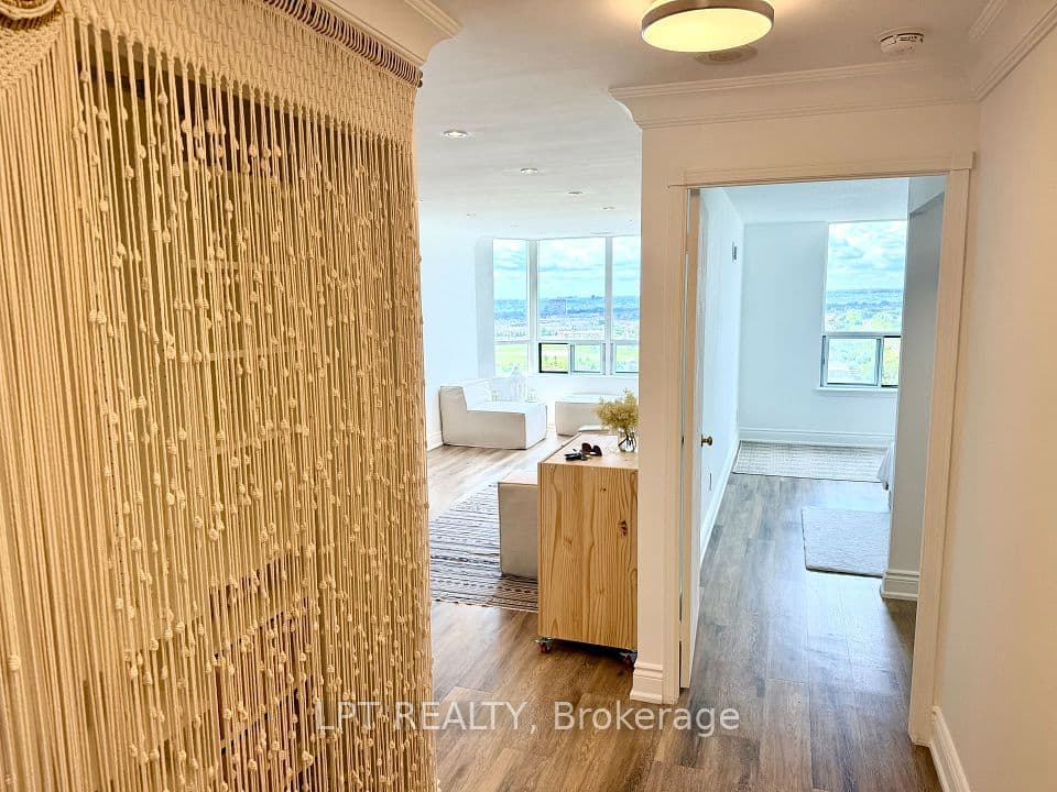 135 Hillcrest Avenue 2307, Mississauga, ON L5B 4B1 – photo 3