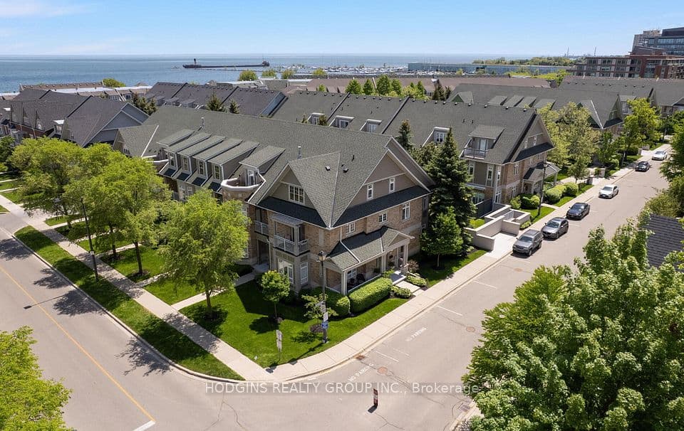 136 St Lawrence Drive 42, Mississauga, ON L5G 4V1 – main photo