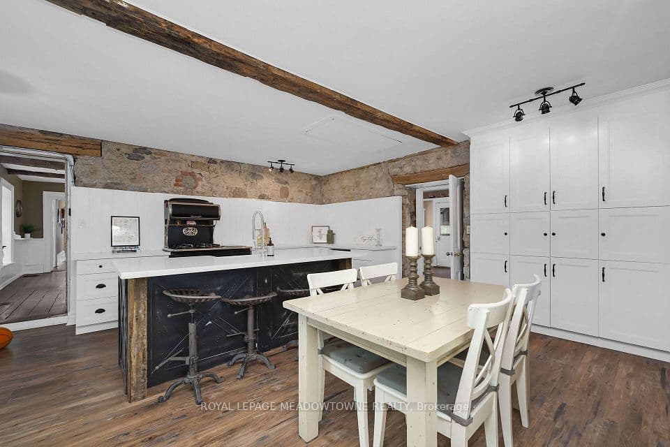 5595 25 Side Road, Milton, ON L7J 2L7 – main photo