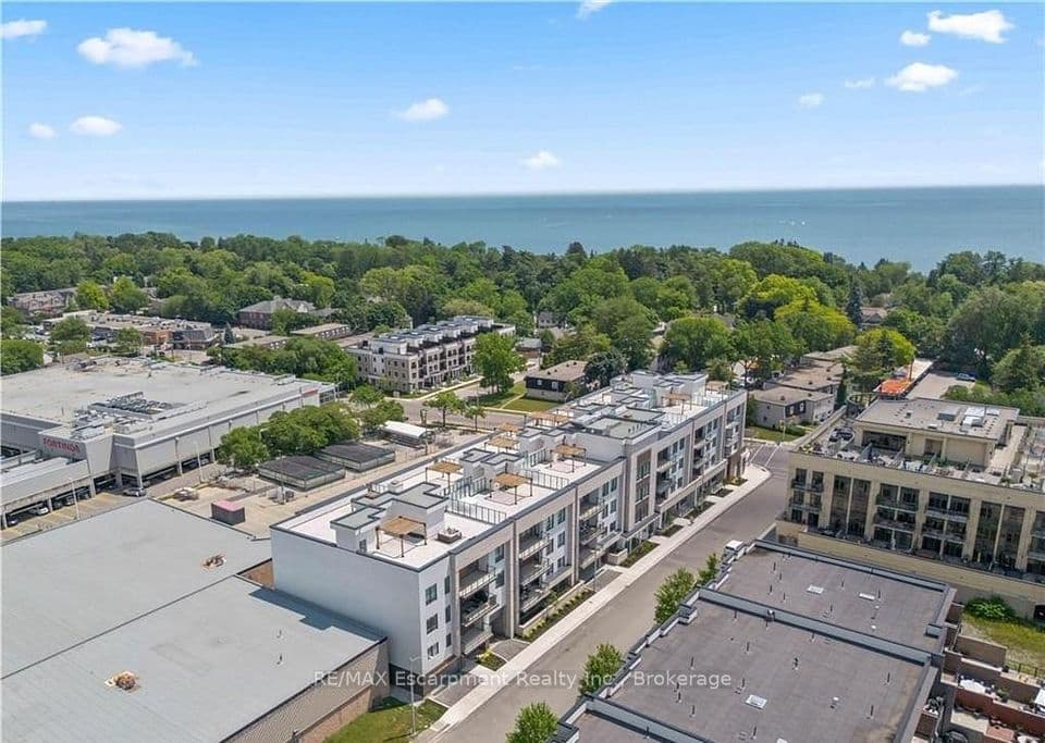 123 Maurice Drive 303, Oakville, ON L6K 2W6 – main photo