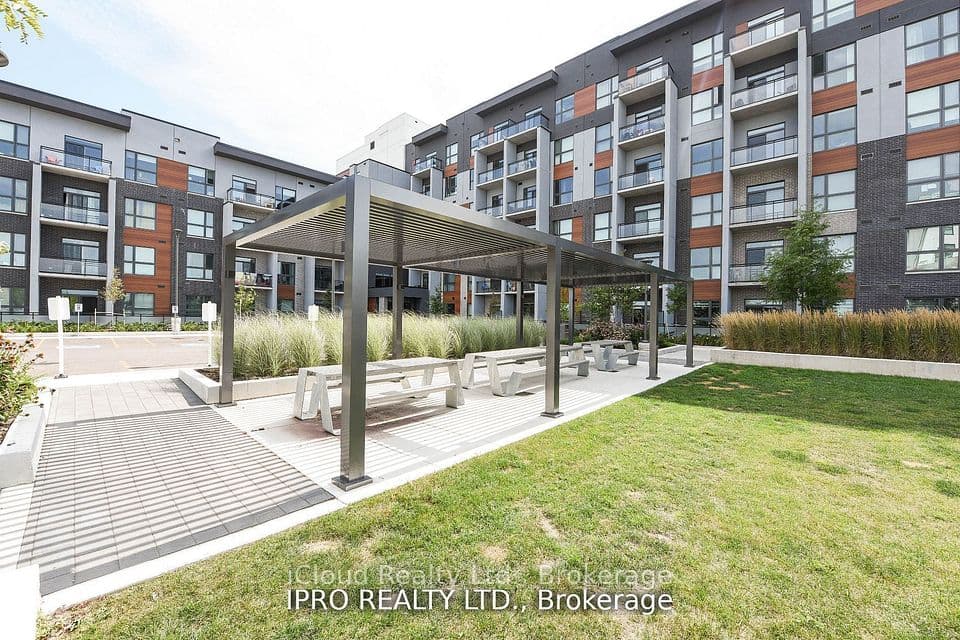 95 Dundas St W Street 004, Oakville, ON L6M 5N4 – main photo