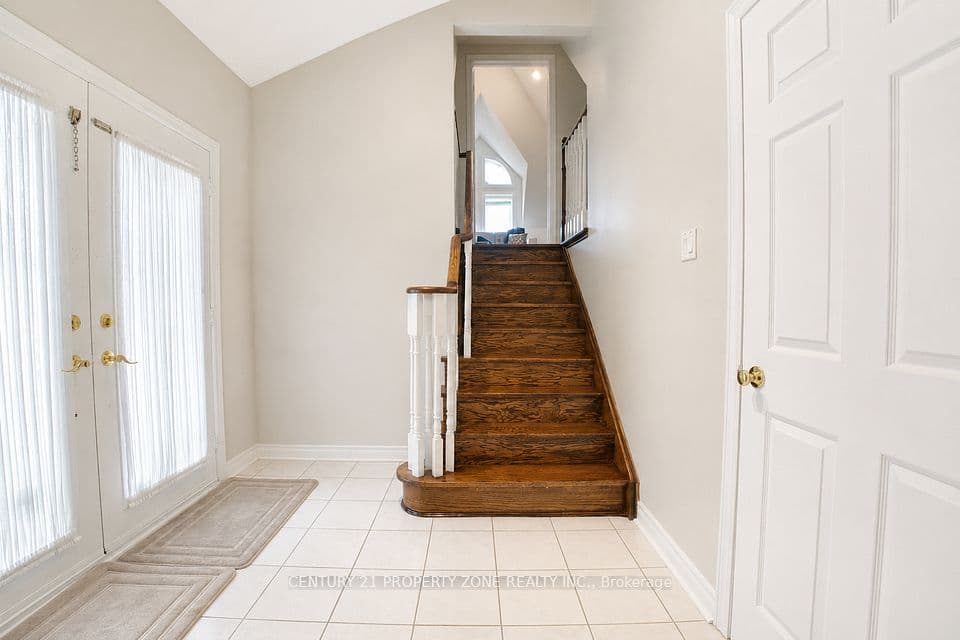 5660 Bell Harbour Drive, Mississauga, ON L5M 5J3 – photo 3