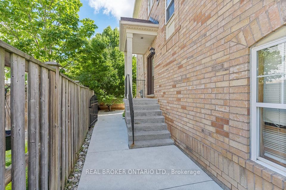 59 Seed house Lane, Halton Hills, ON L7G 6K4 – photo 2