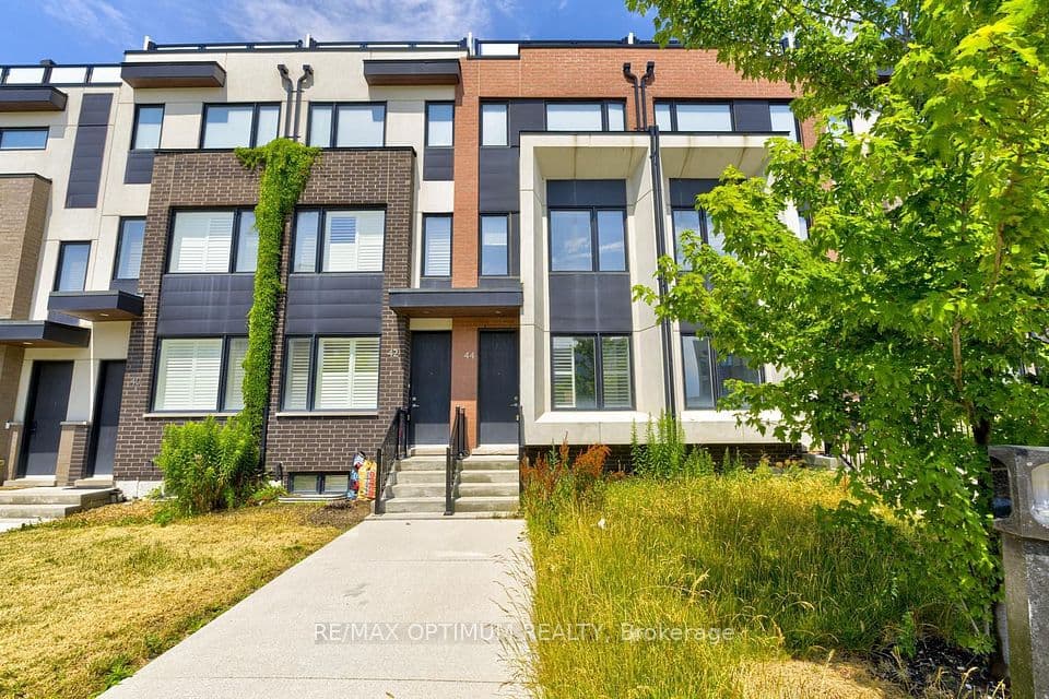 44 Sarah Jackson Crescent, Toronto, ON M3K 0B6 – main photo