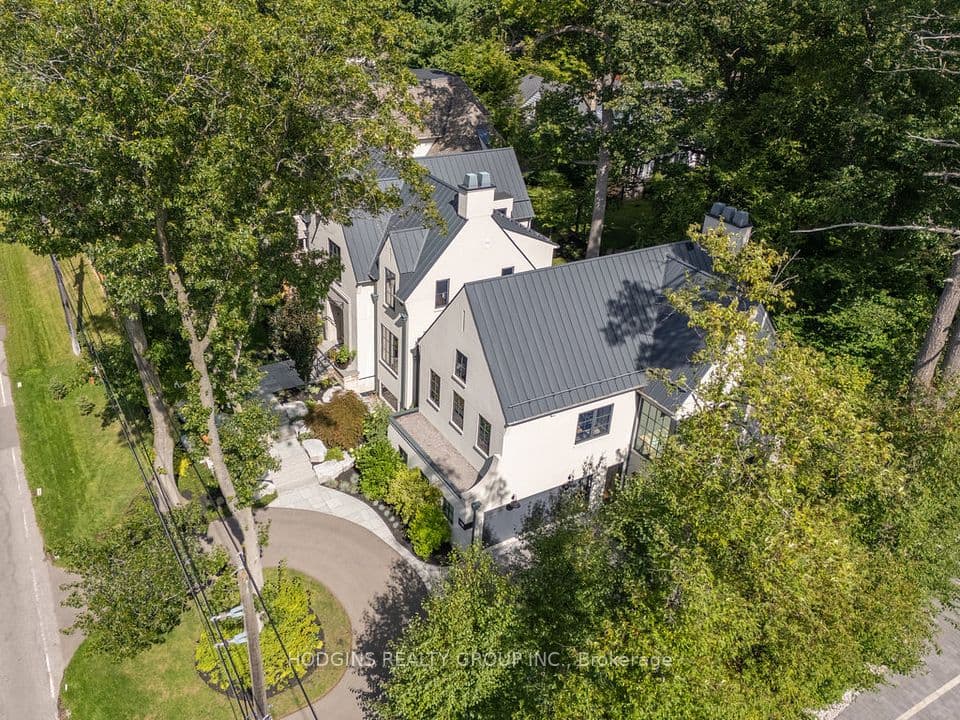 238 Mineola Road W, Mississauga, ON L5G 2X4 – main photo