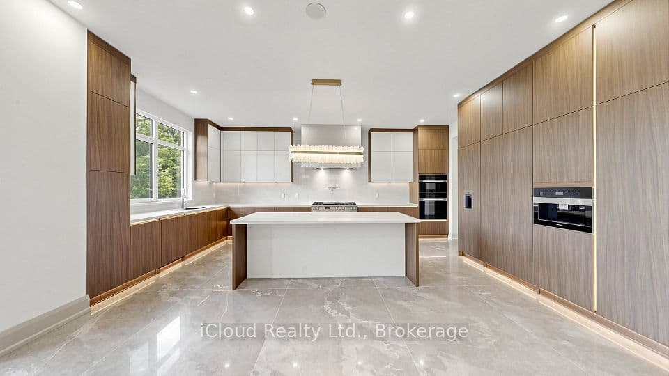 2539 Rugby Road, Mississauga, ON L5B 1T1 – photo 2
