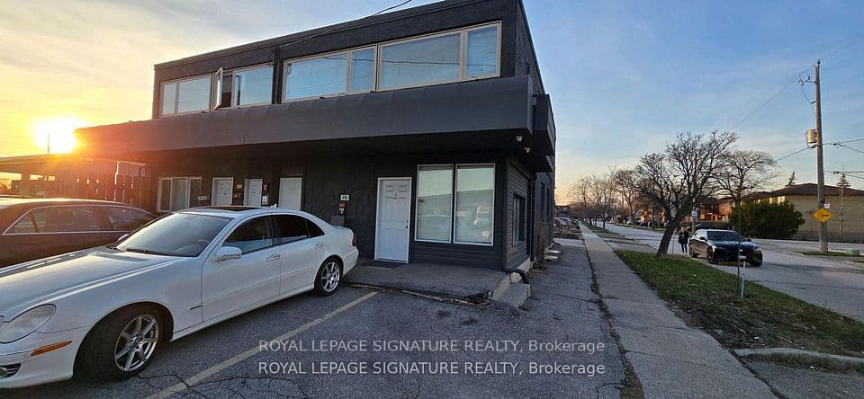 496-498 Horner Avenue, Toronto, ON M8W 2B8 – main photo