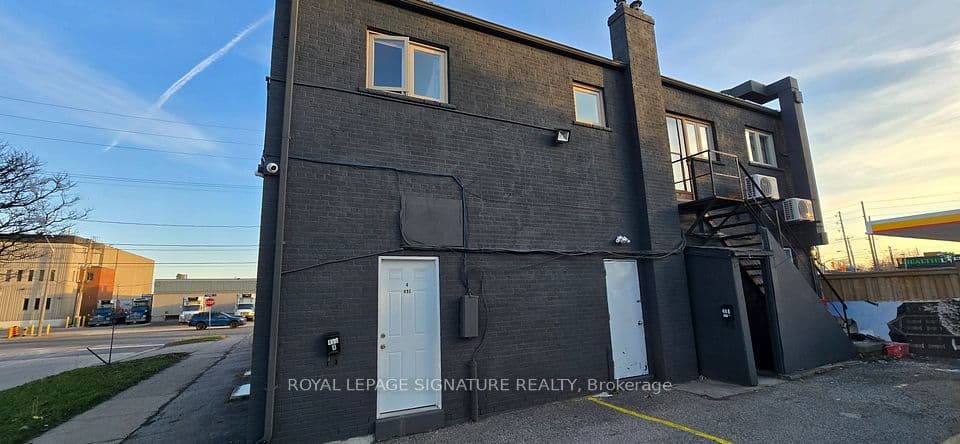 496-498 Horner Avenue, Toronto, ON M8W 2B8 – photo 3