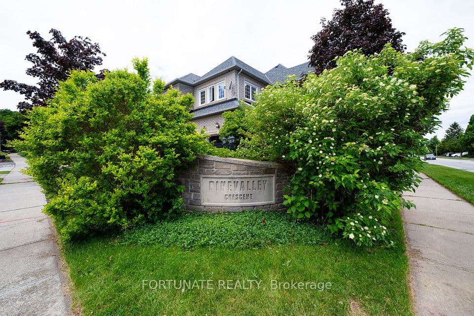2071 Pinevalley Crescent, Oakville, ON L6H 6L8 – main photo
