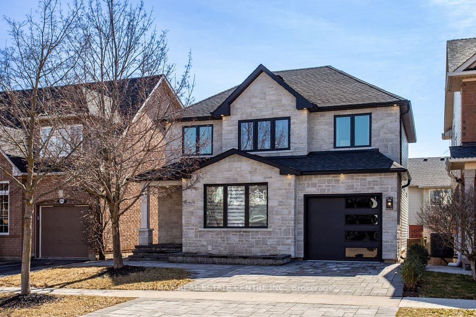 5940 Blue Spruce Avenue, Burlington, ON L7L 6T2 – photo 2