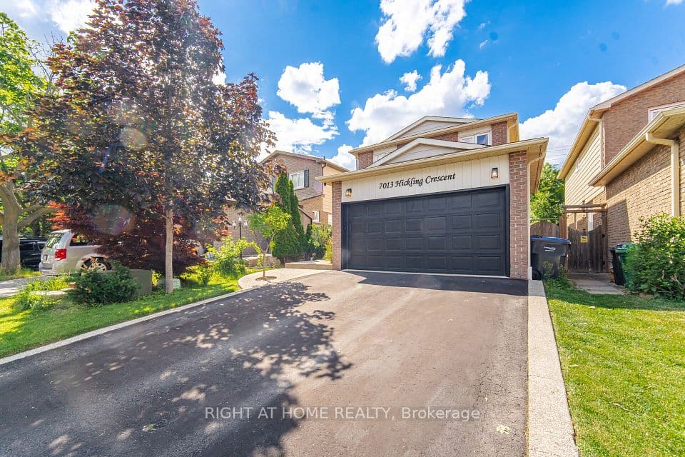 7013 Hickling Crescent, Mississauga, ON L5N 5A6 – photo 2