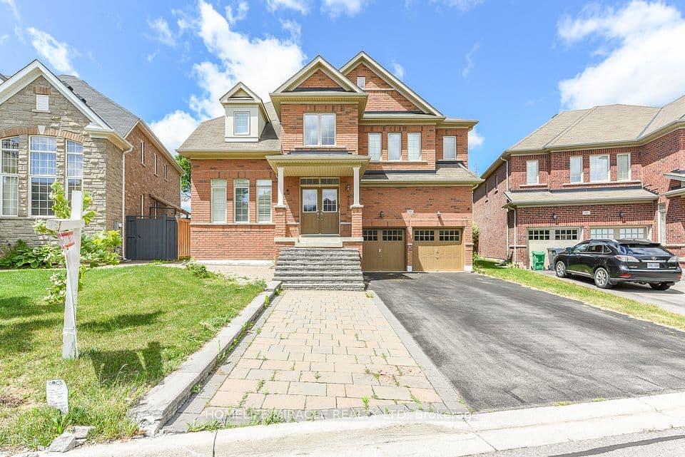 10 Danfield Court, Brampton, ON L6Y 2X9 – main photo