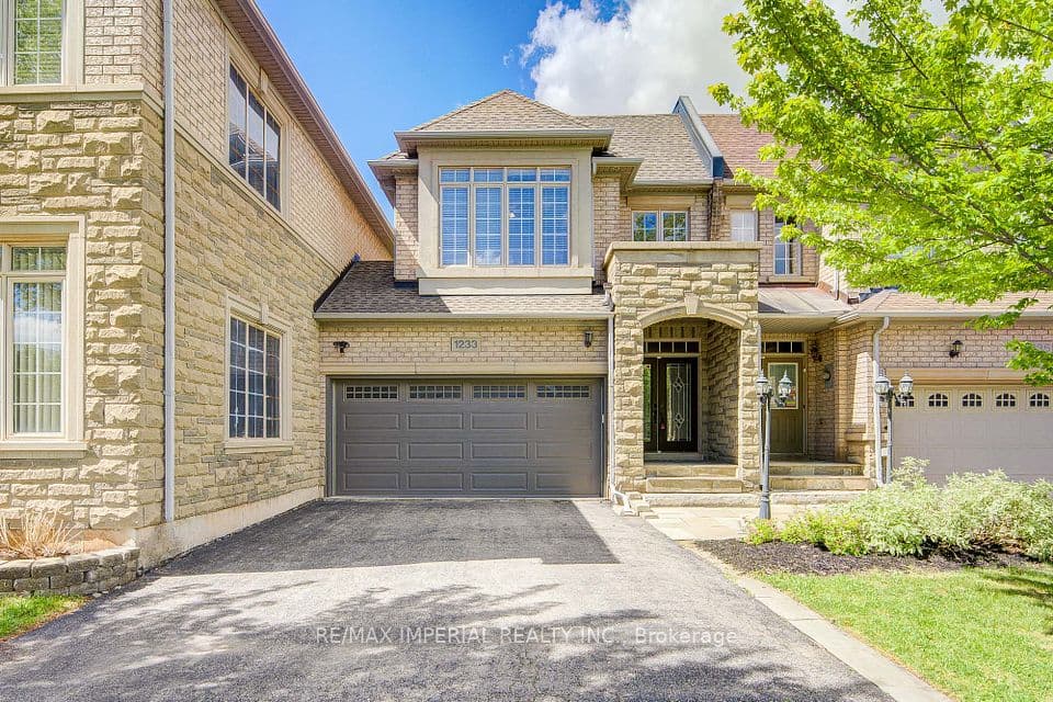 1233 Agram Drive, Oakville, ON L6H 7P1 – main photo
