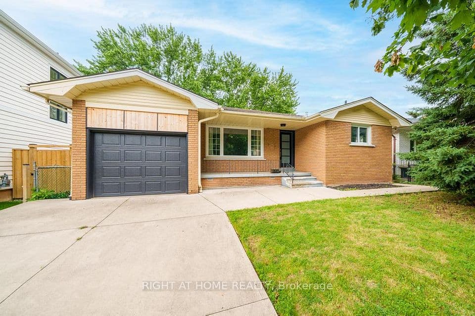 662 Montego Crescent, Burlington, ON L7N 2Z1 – main photo
