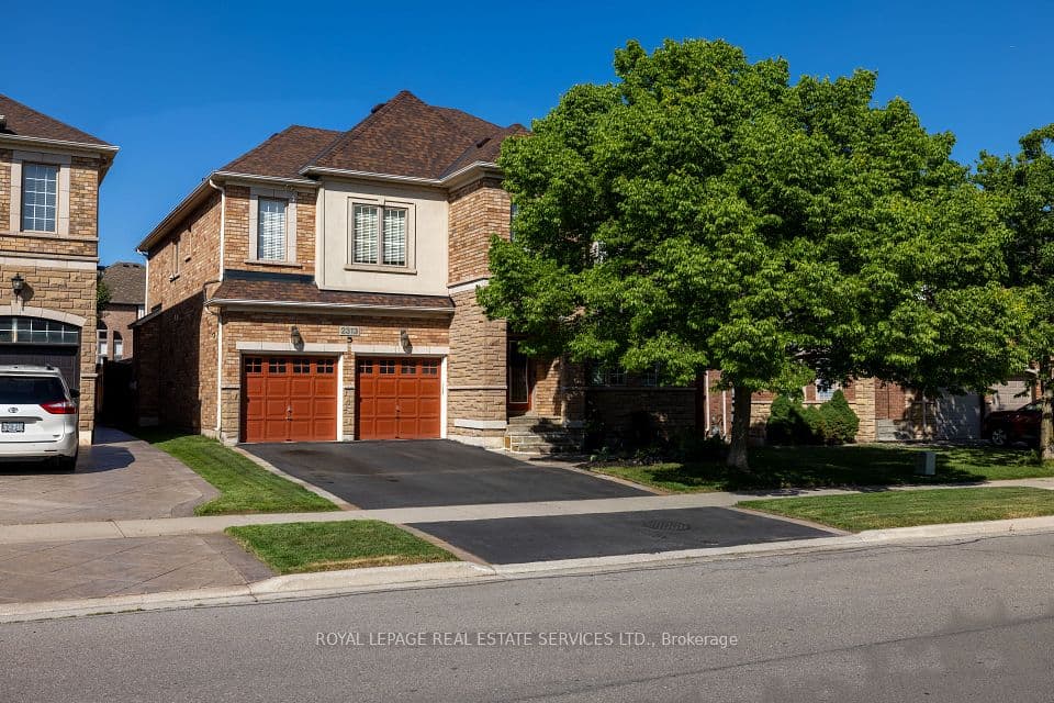 2313 Coronation Drive, Oakville, ON L6H 7N1 – main photo