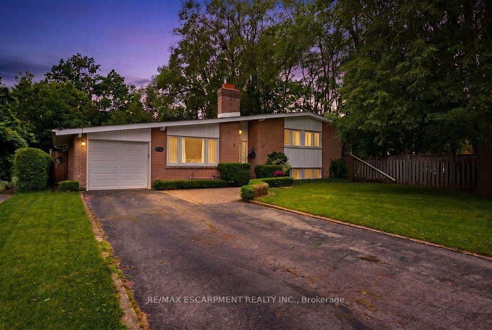 320 River Side Drive, Oakville, ON L6K 3N4 – photo 3