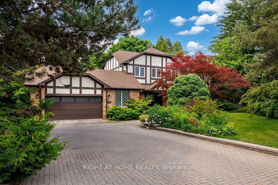 437 The Kingsway, Toronto, ON M9A 3W1 – main photo