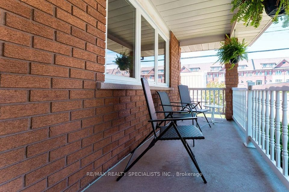330 Hickory Circle, Oakville, ON L6H 4T5 – photo 3