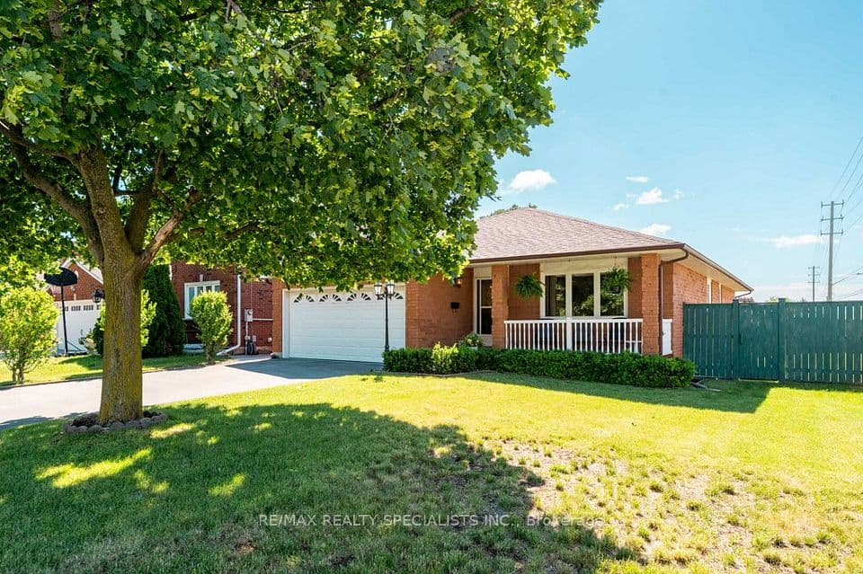 330 Hickory Circle, Oakville, ON L6H 4T5 – main photo