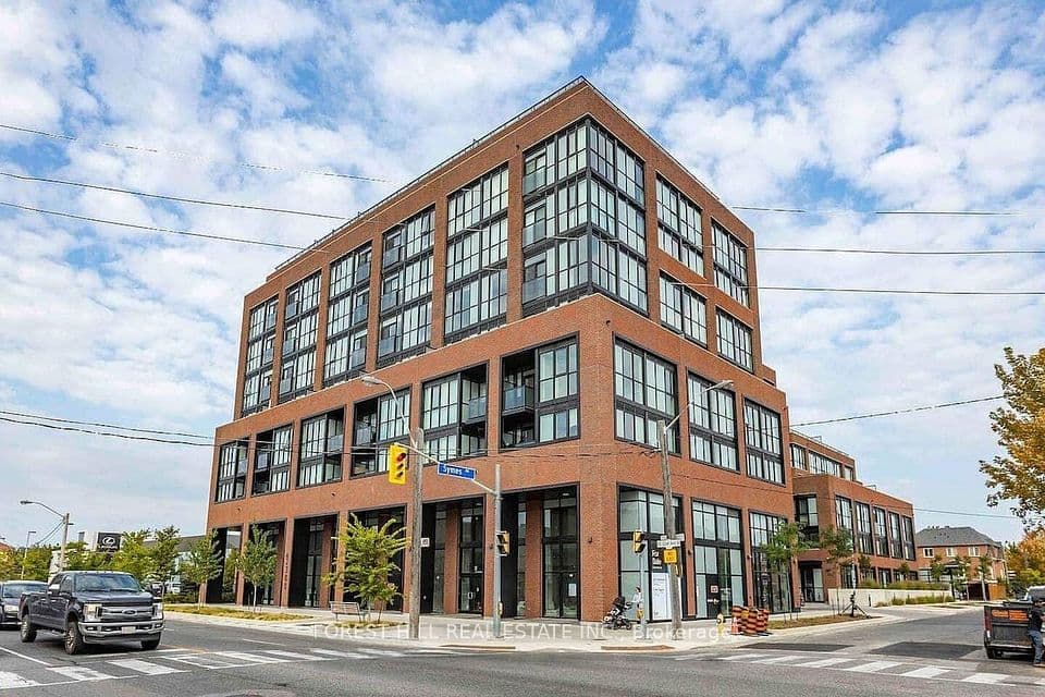 2300 ST CLAIR Avenue W 709, Toronto, ON M6N 0B3 – main photo