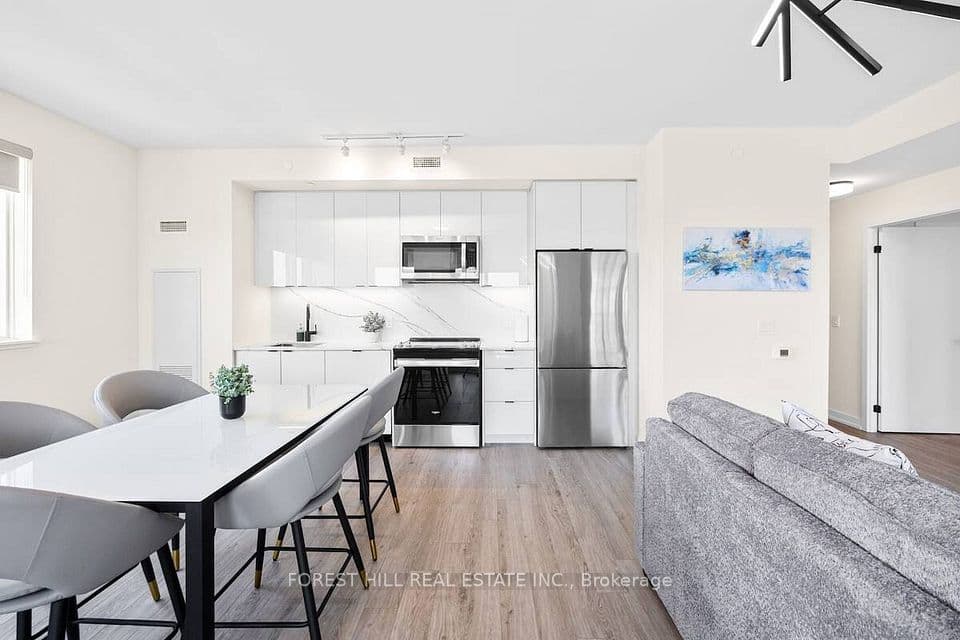 2300 ST CLAIR Avenue W 709, Toronto, ON M6N 0B3 – photo 3