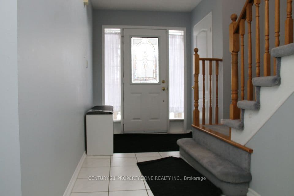 24 Sweet Clover Crescent, Brampton, ON L6R 3A2 – photo 3