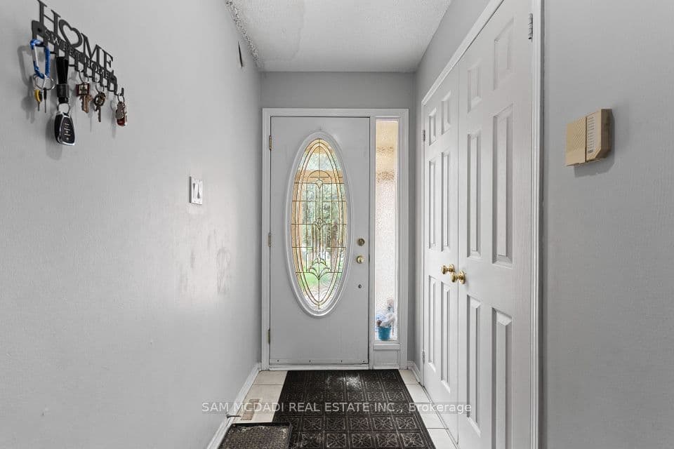 3182 Shadetree Drive, Mississauga, ON L5N 6P4 – photo 2
