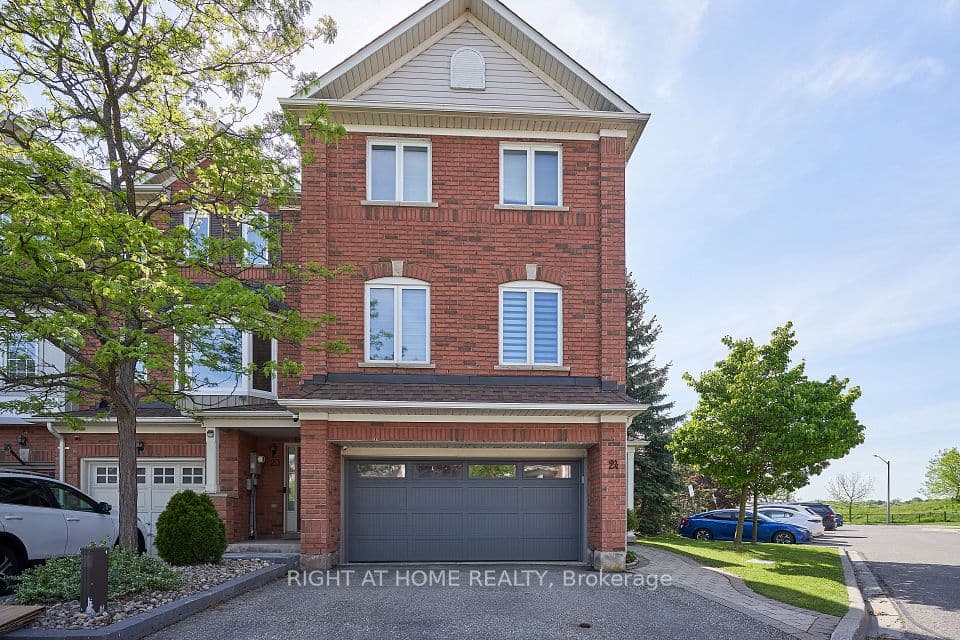 271 RICHVALE Drive S 24, Brampton, ON L6Z 4W7 – main photo