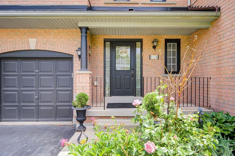 5128 Falconcrest Drive, Burlington, ON L7L 6K4 – photo 3