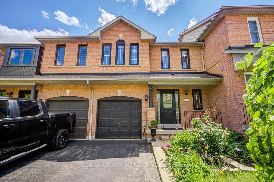 5128 Falconcrest Drive, Burlington, ON L7L 6K4 – main photo