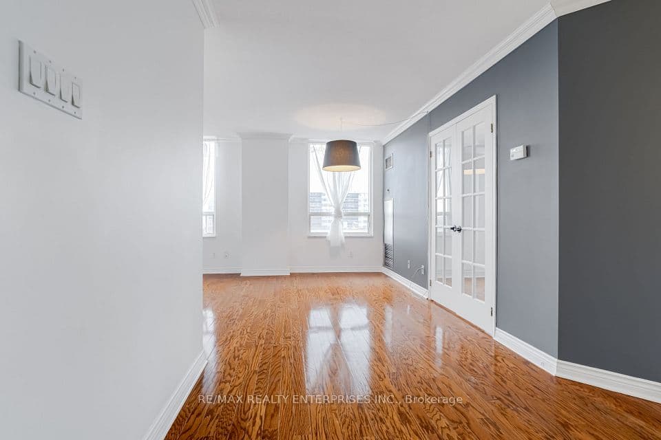2285 Lake Shore Boulevard W 304, Toronto, ON M8V 3X9 – photo 3
