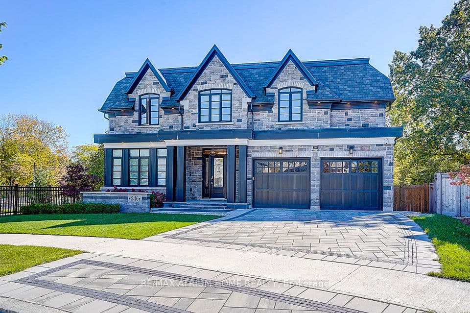 246 Nyla Court, Oakville, ON L6L 0G8 – main photo