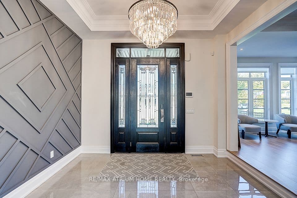 246 Nyla Court, Oakville, ON L6L 0G8 – photo 3