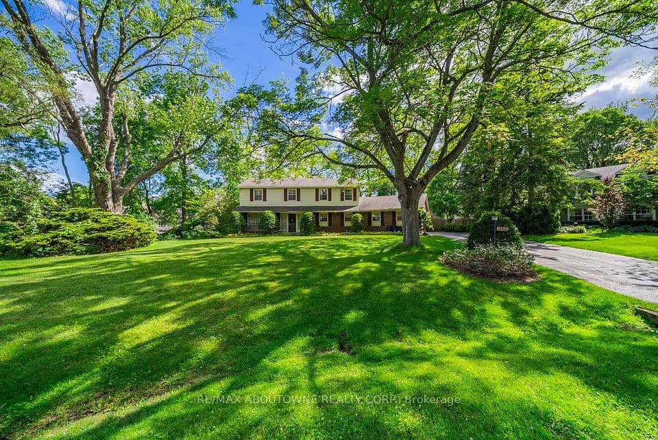 142 Abbey Court, Oakville, ON L6J 4L1 – photo 3