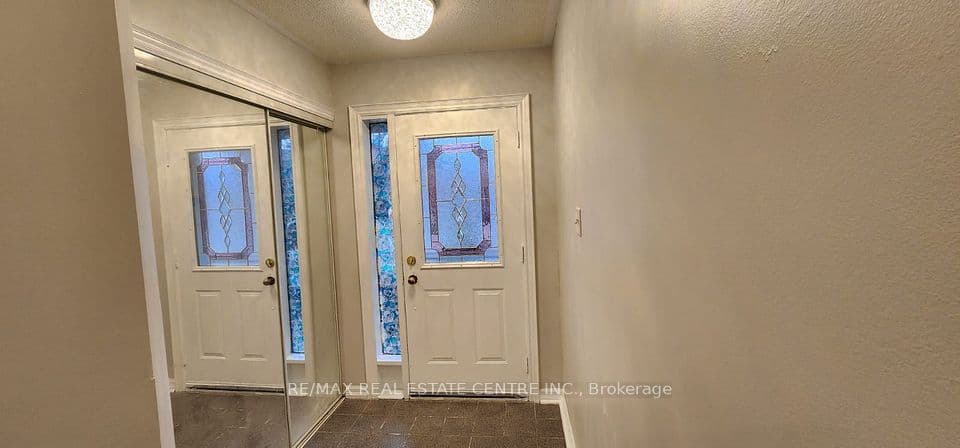 6850 Dillingwood Drive, Mississauga, ON L5N 6Z9 – photo 2