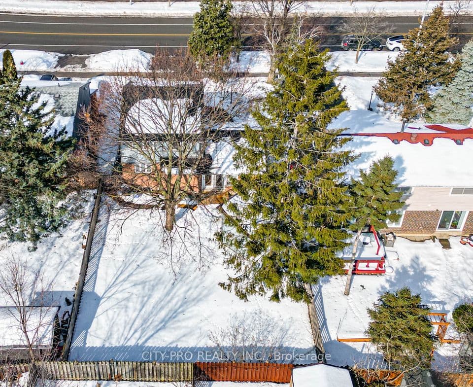 2848 Windwood Drive, Mississauga, ON L5N 1W6 – photo 3