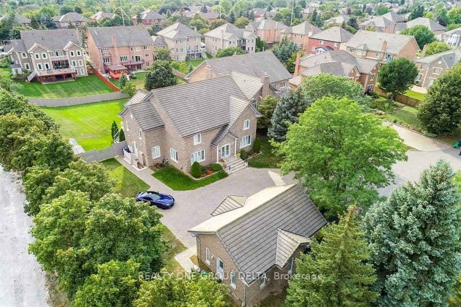 1918 Royal Credit Boulevard, Mississauga, ON L5M 4Y1 – main photo