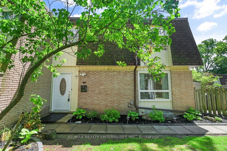 685 Francis Road 1, Burlington, ON L7T 3X6 – photo 2