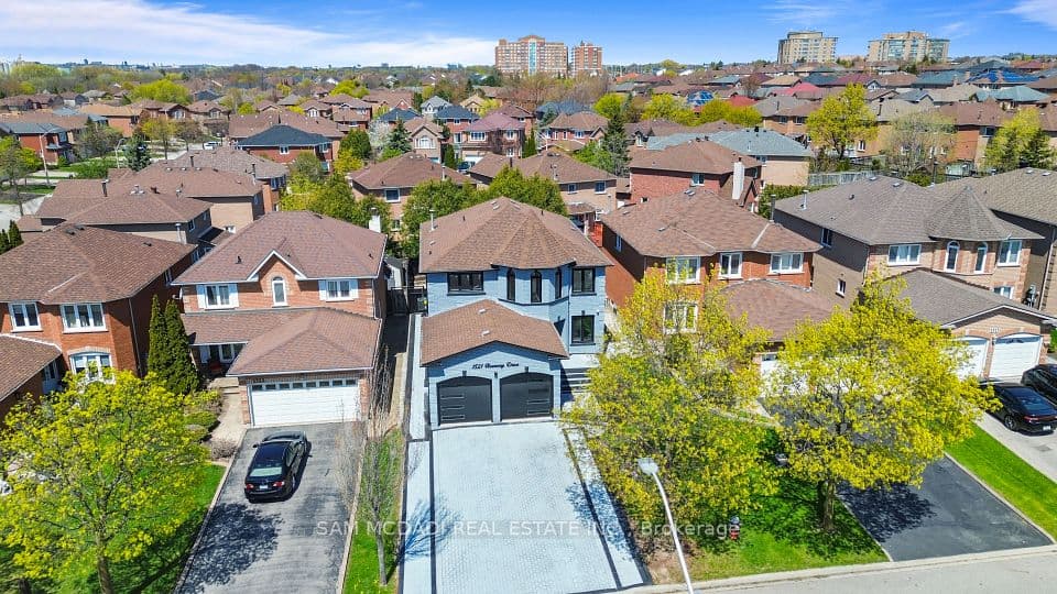 1521 Roseway Drive, Mississauga, ON L5M 5M5 – photo 2