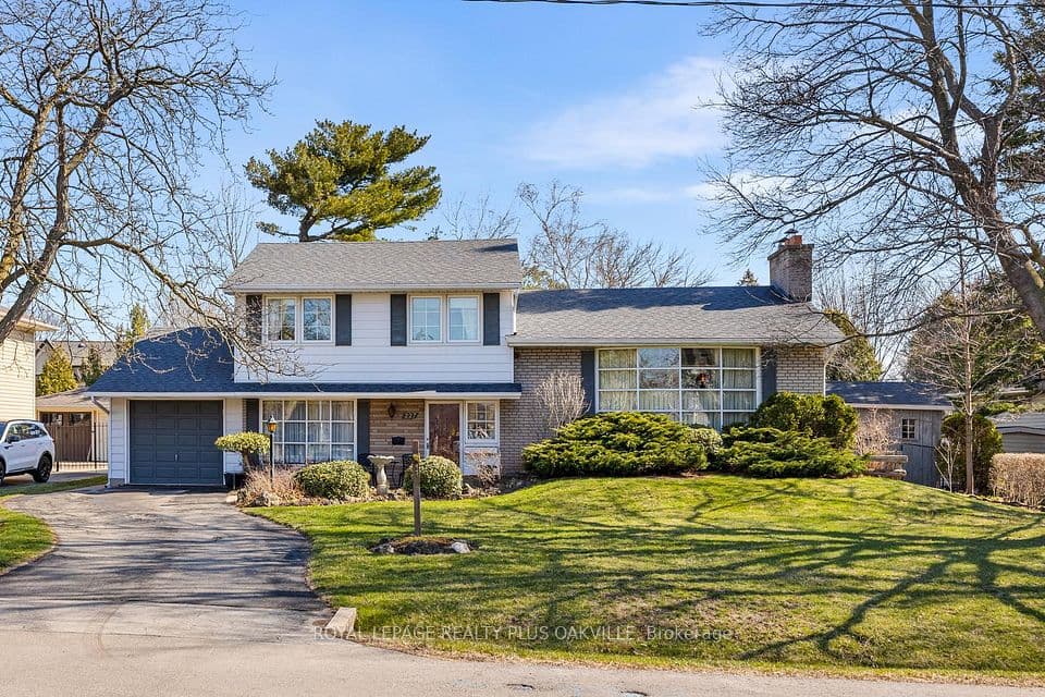 227 Sandwell Drive, Oakville, ON L6L 4P3 – photo 2