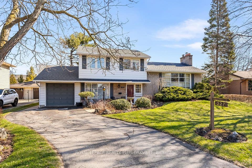 227 Sandwell Drive, Oakville, ON L6L 4P3 – photo 3