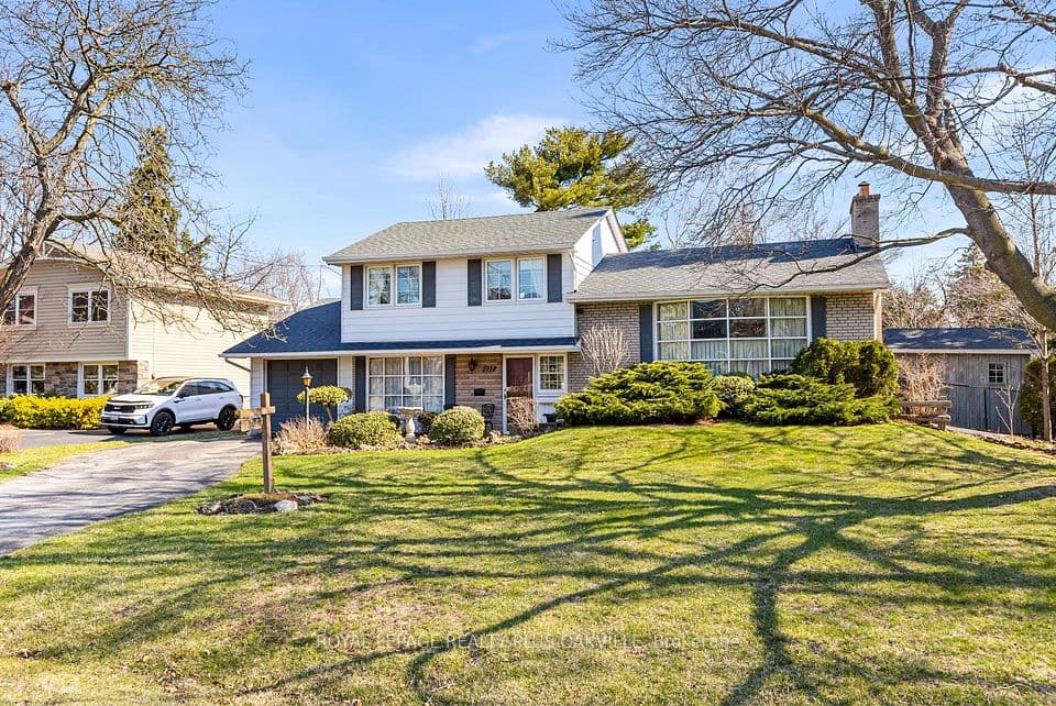 227 Sandwell Drive, Oakville, ON L6L 4P3 – main photo
