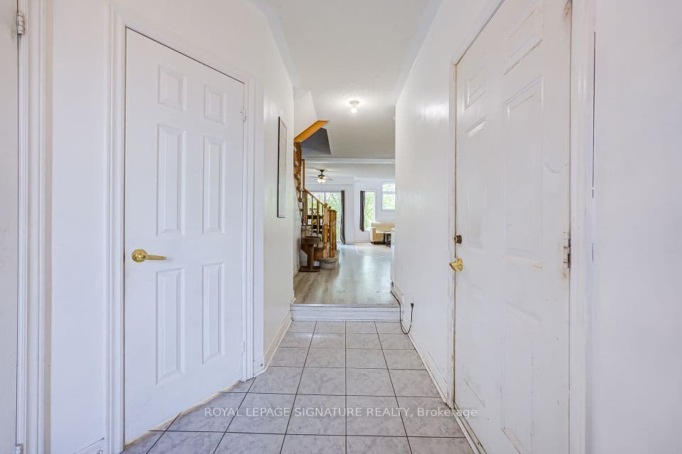 42 Corvette Court, Brampton, ON L7A 2H8 – photo 3