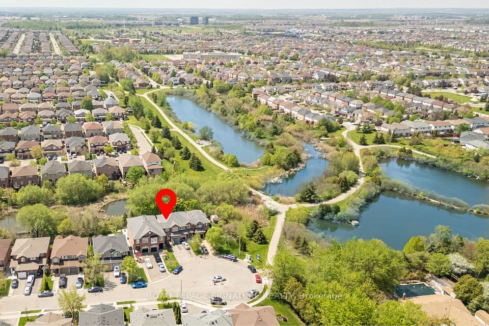 42 Corvette Court, Brampton, ON L7A 2H8 – photo 2