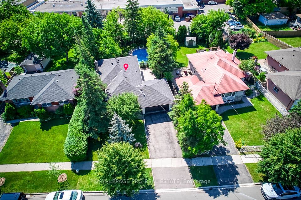 598 Wildwood Drive, Oakville, ON L6K 1V3 – photo 2