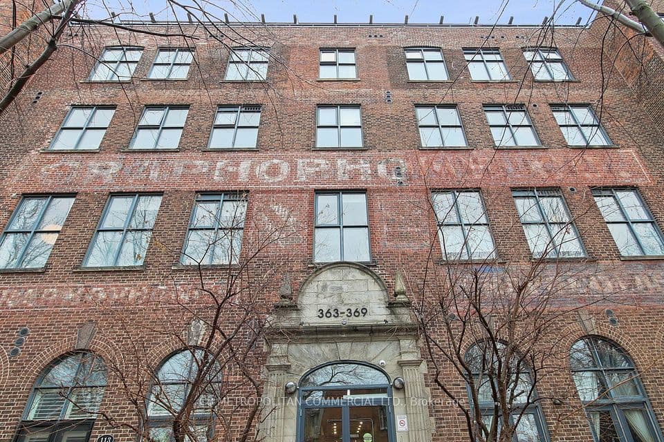 363 Sorauren Avenue 405, Toronto, ON M6R 3C2 – photo 2