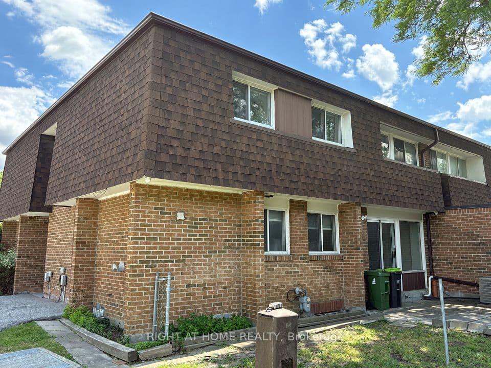 16 Litchfield Court 115, Toronto, ON M9V 2A8 – photo 3